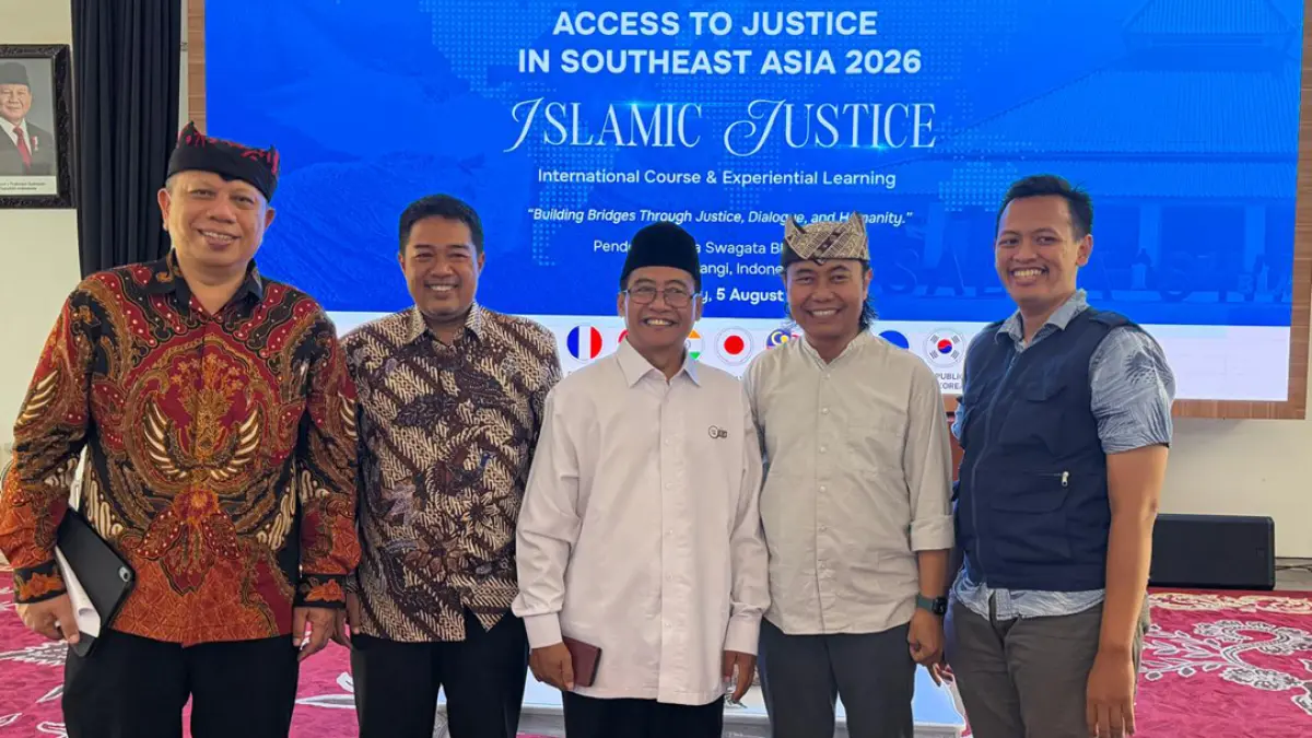 Rektor UI Cordoba Prof Agus Trihartono, Dr Imam Nahe
