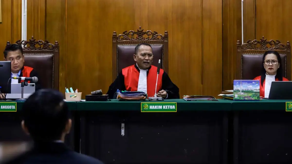 Ahli Unair menegaskan mantan direktur tetap bertanggung jawab atas kerugian perusahaan dalam sidang gugatan Rp21,4 miliar di PN Surabaya. (JawaPos.com)