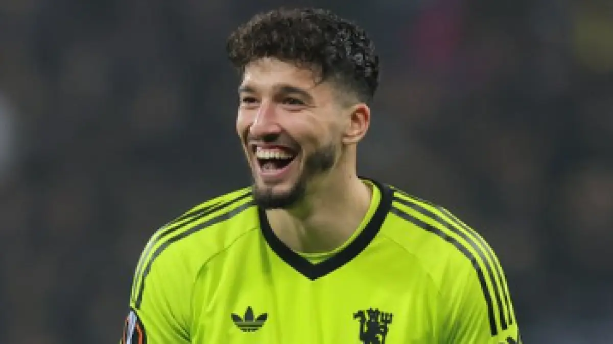 PINDAH: Altay Bayindir semakin dekat menuju Celta Vigo (Manchester United) 