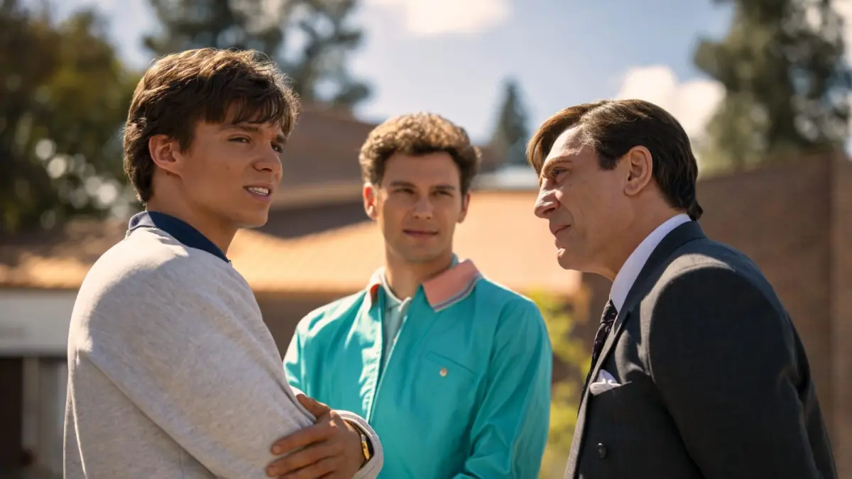 Nicholas Alexander Chavez mengaku sempat cemas setelah harus mencukur rambut demi memerankan Lyle Menendez dalam serial Netflix. (IMDb)