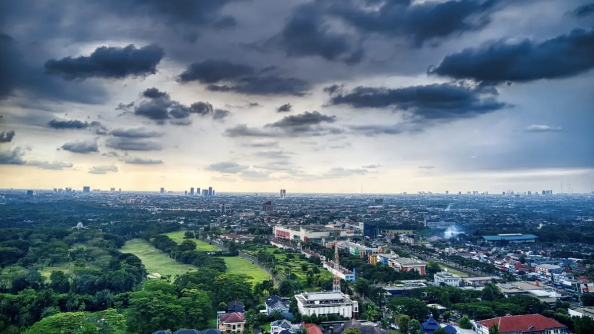 BMKG memprakirakan cuaca Selasa 11 Agustus 2026 didominasi berawan dan berawan tebal. (Pexels/Tom Fisk)