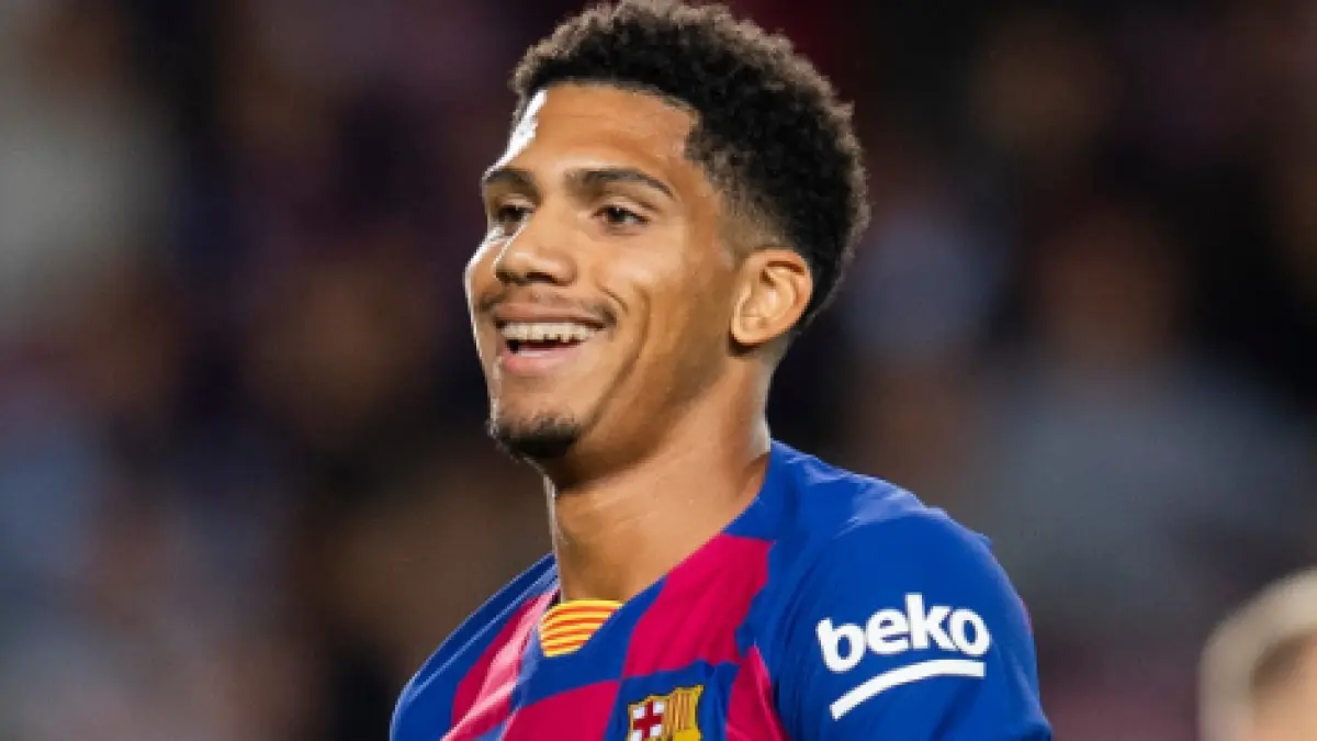 PINDAH: Ronald Araujo resmi menjadi bagian Liverpool (Barcelona)