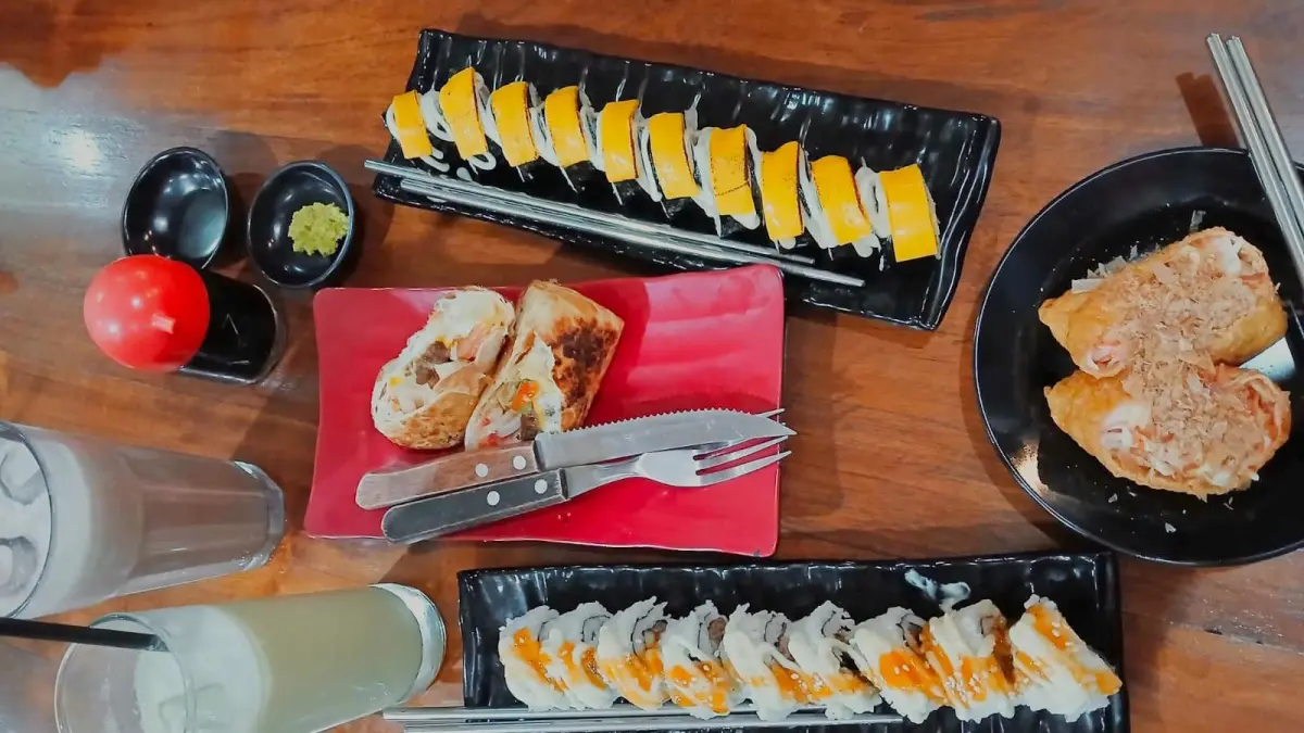 Tips memilih sushi untuk pemula agar tidak salah pesan. (Balquisse untuk Radar Banyuwangi)