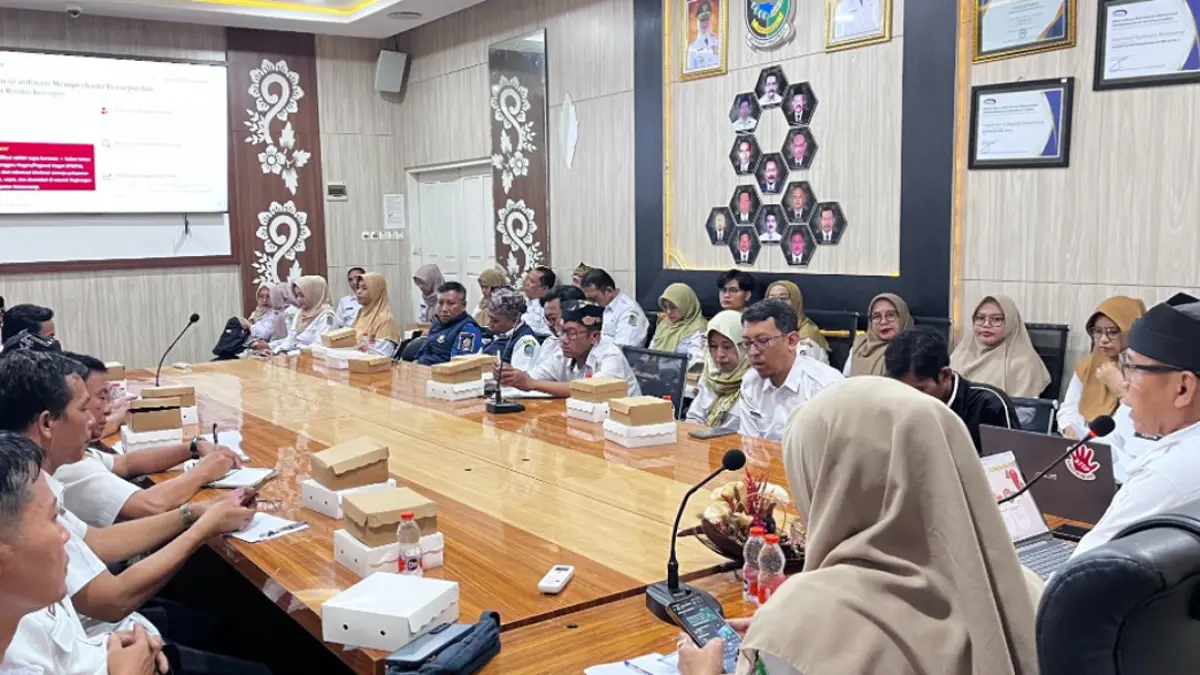 PENCEGAHAN: Inspektur Banyuwangi Choiril Ustadi menyampaikan sosialisasi Peraturan KPK Nomor 1 Tahun 2026 tentang Gratifikasi. (Humas Pemkab Banyuwangi)