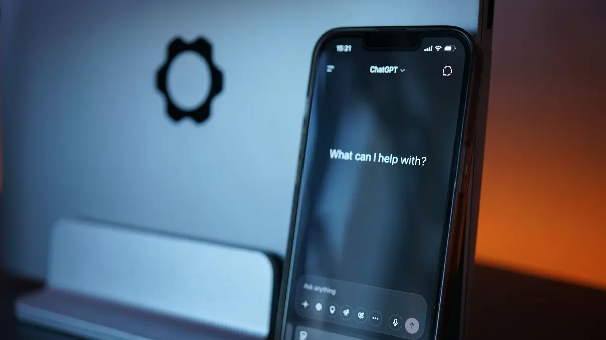 Aplikasi desktop ChatGPT resmi tersedia secara global untuk Linux dalam versi pratinjau. Pengguna sejumlah distribusi Ubuntu, Debian, dan Fedora kini dapat mengakses ChatGPT serta Codex langsung dari desktop. (Pexels/Tim Witzdam)