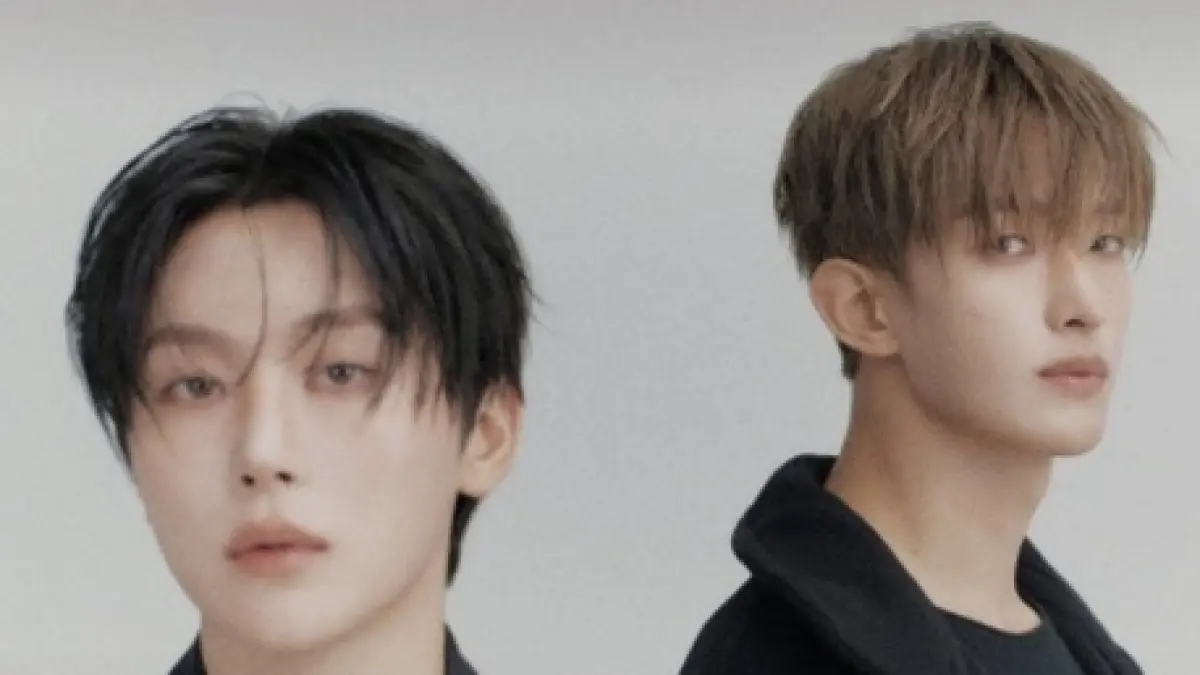 DxS, duo vokal SEVENTEEN beranggotakan DK dan SEUNGKWAN, resmi merilis “One - Spotify Singles” yang ditetapkan sebagai anthem terbaru tim esports T1. (Spotify)