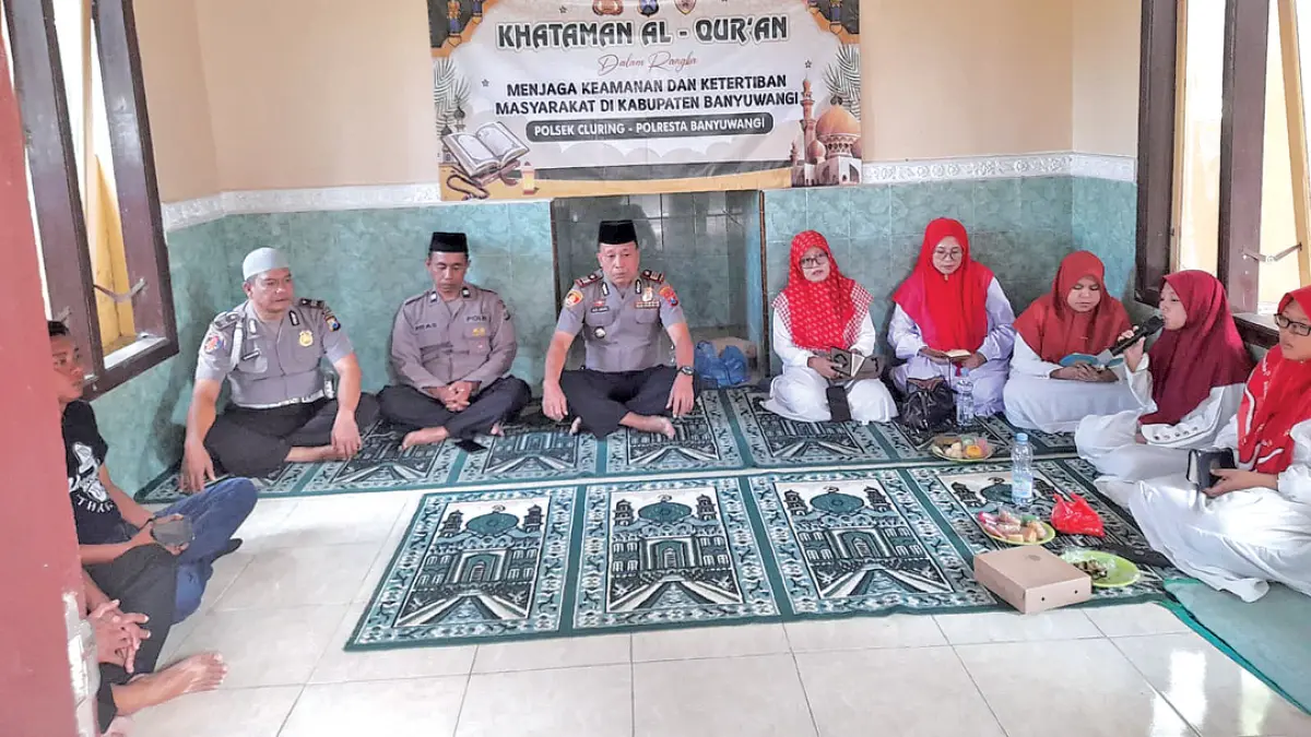 Jajaran Polsek Cluring menggelar khataman Al-Qur