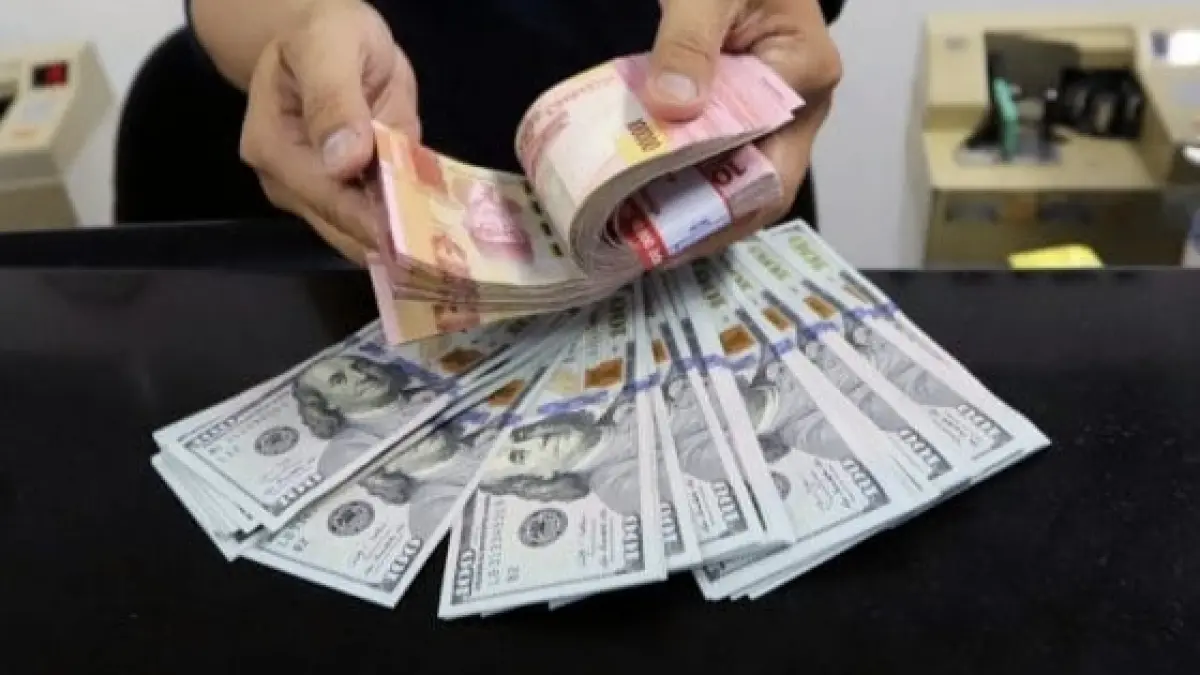 Pergerakan rupiah terhadap dolar AS pada perdagangan Kamis (13/8). Rupiah ditutup stabil di level Rp17.877 per dolar AS, sementara pasar mencermati sentimen MSCI dan agenda pergantian pejabat Bank Indonesia.