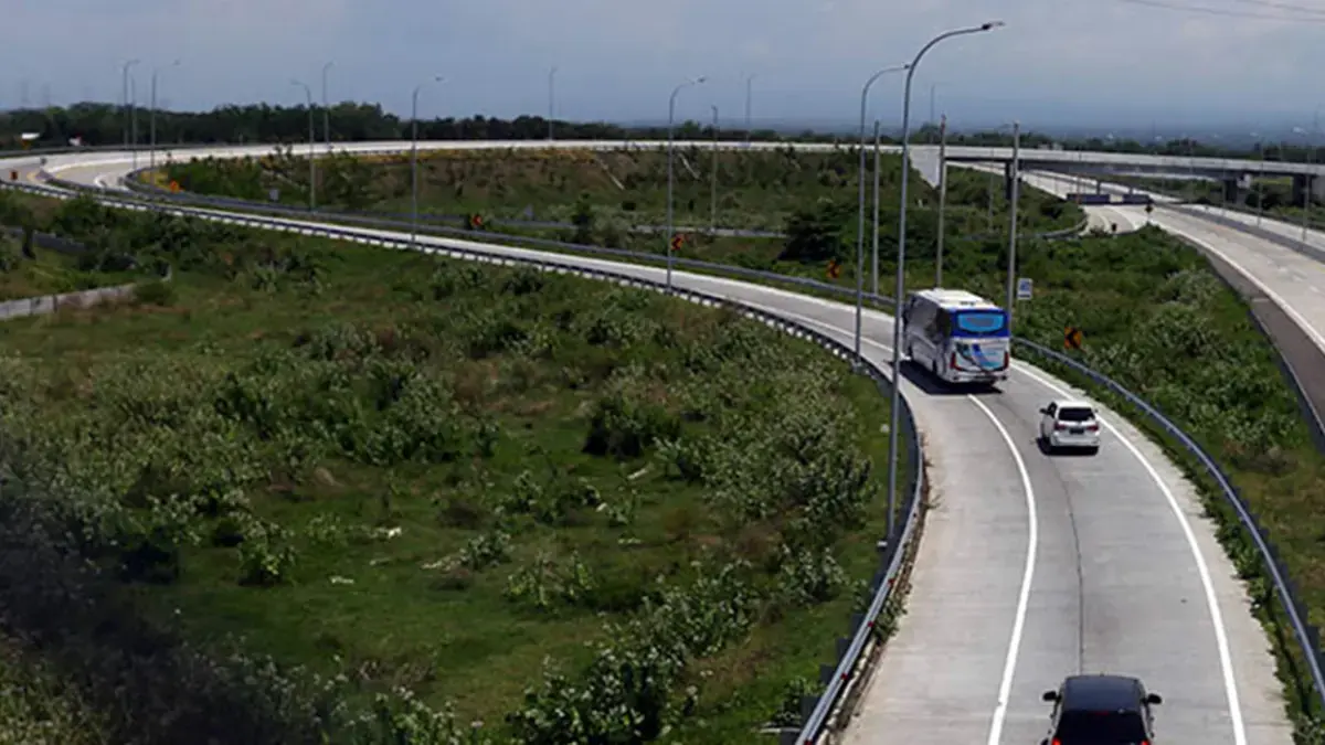 ALTERNATIF: Kawasan Tol Paspro di exit tol Probolinggo Timur (Leces) saat dipotret, beberapa waktu lalu. (Dok. Radar Bromo)
