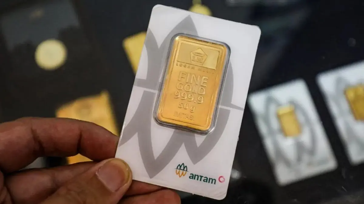 Harga emas batangan Antam terpantau turun menjadi Rp2.664.000 per gram pada Jumat pagi, 14 Agustus 2026. Sementara harga buyback berada di level Rp2.510.000 per gram. (Pontianak Post)