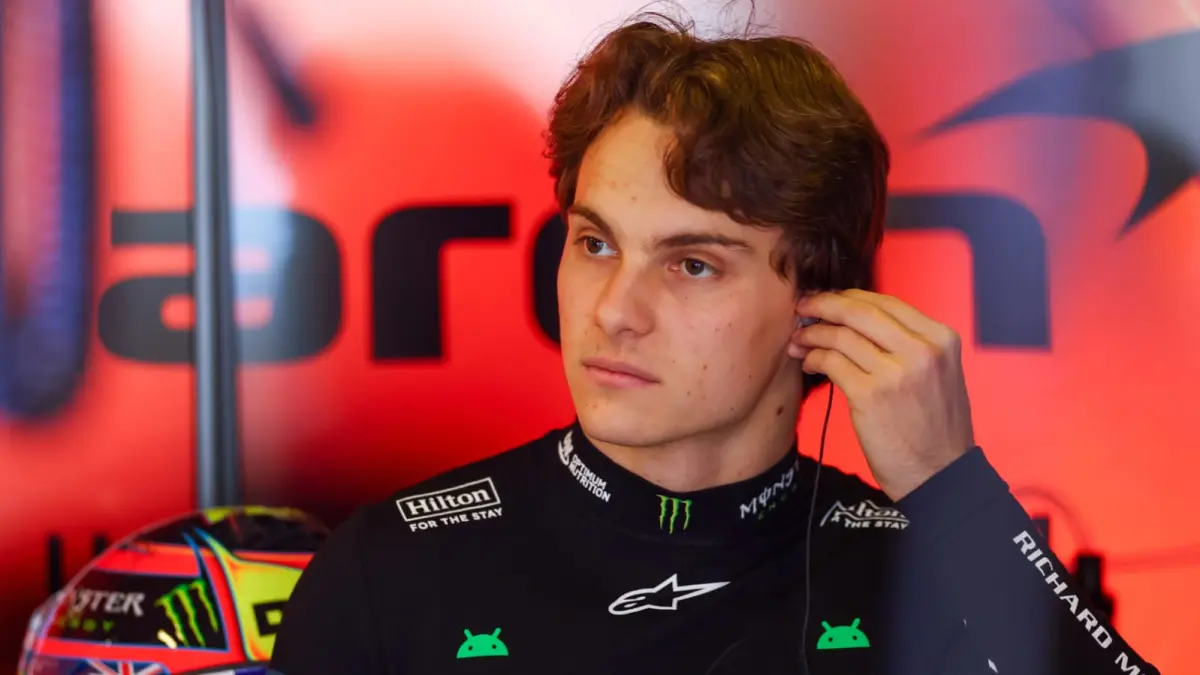 Oscar Piastri menghadapi jeda musim panas Formula 1 2026 dengan misi melakukan evaluasi dan bangkit lebih kuat bersama McLaren pada paruh kedua musim. (F1)
