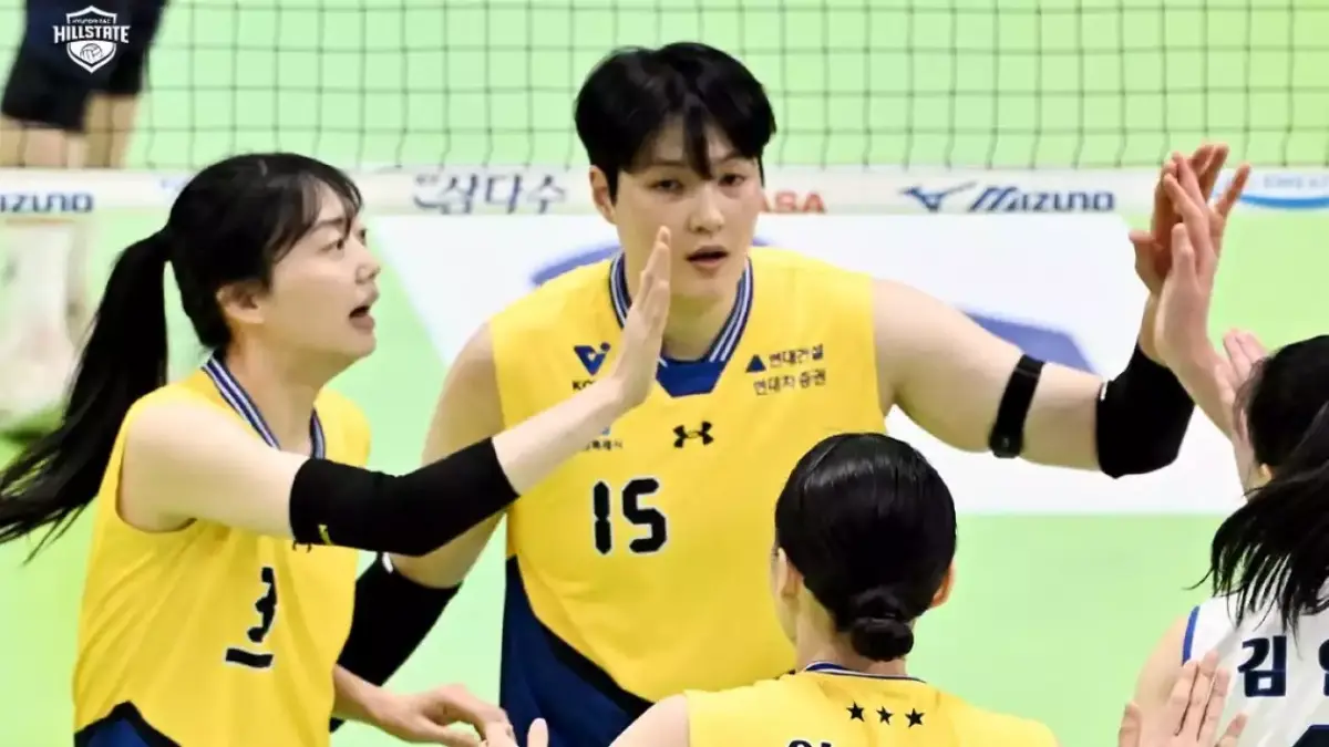 Kim Da-in dan Kim Hee-jin, rekan setim Megawati Hangestri di Hyundai Hillstate. (Instagram/hdecvolleyballteam)