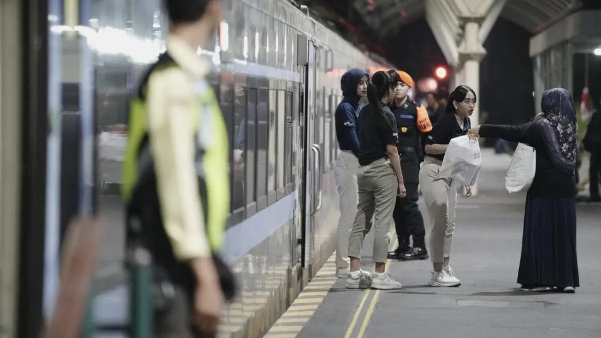 Suasana penumpang di Stasiun Yogyakarta pada masa libur panjang HUT ke-81 Republik Indonesia, periode 14-17 Agustus 2026. KAI Daop 6 Yogyakarta mencatat total 122.191 penumpang berangkat dan tiba. (Antara)