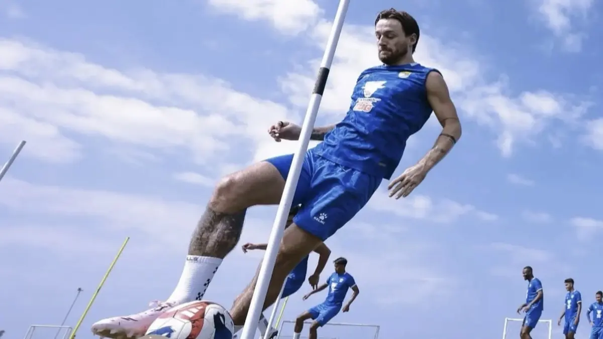 Marc Klok kembali bergabung dalam pemusatan latihan Persib di Bali. Kehadirannya menambah kekuatan Maung Bandung jelang menghadapi Sabah FC pada Dewata Challenge Series 2026. (RRI)