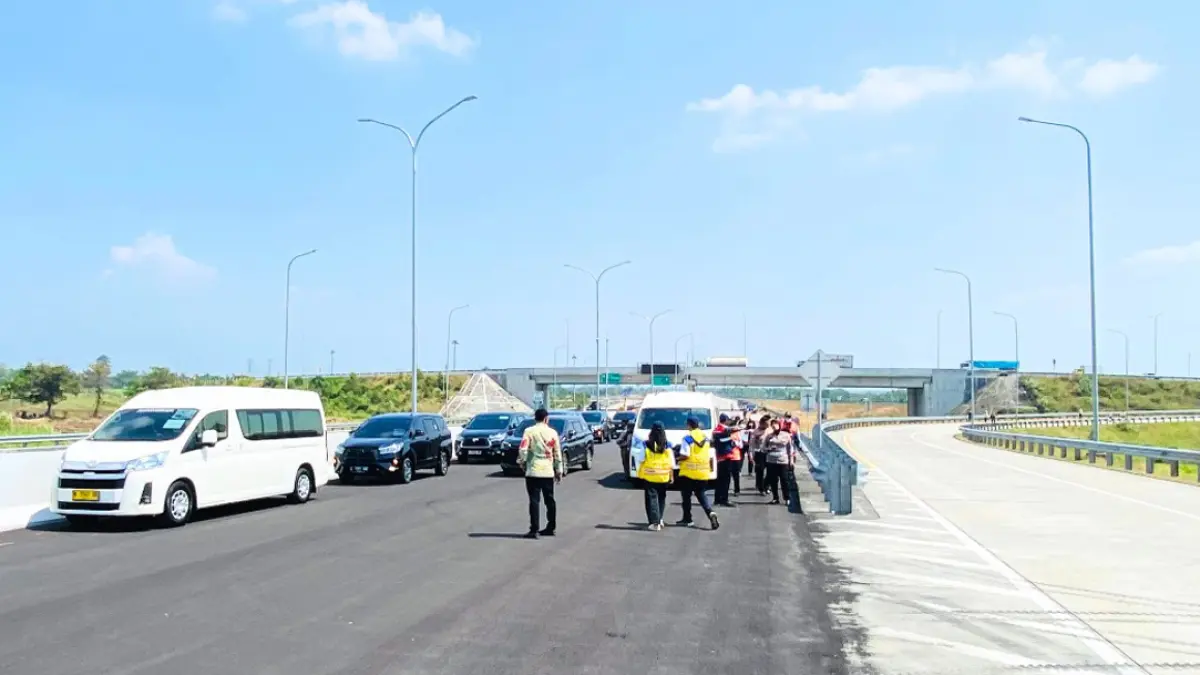 Simpang Susun Gending masuk tahap akhir sebelum beroperasi. ULFO menemukan sejumlah catatan yang harus dituntaskan demi keselamatan pengguna. (bpjt.pu.go.id)