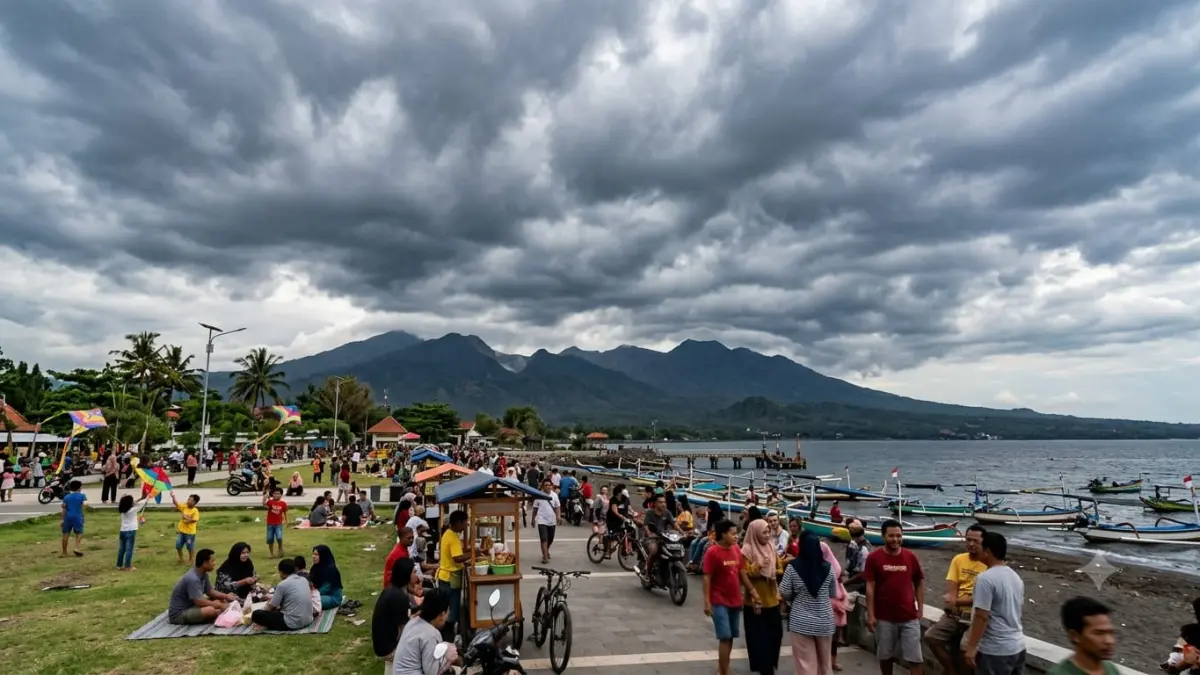 Langit Banyuwangi diprediksi didominasi kondisi berawan dan udara kabur pada Rabu, 19 Agustus 2026. (Gemini AI)