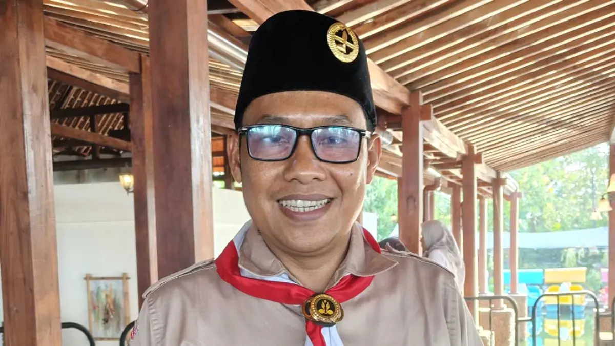 Ketua Musyawarah Kerja Kepala Sekolah (MKKS) SMP Negeri Banyuwangi sekaligus Kepala SMPN 1 Banyuwangi Ali Mustofa. (M Ksatria Raya/Radar Banyuwangi)