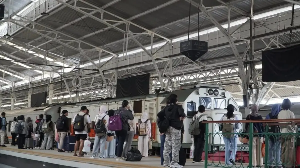 Aktivitas penumpang di Stasiun Purwokerto meningkat pada Sabtu, 22 Agustus 2026, seiring tingginya mobilitas masyarakat menuju Banyumas. (Antara)