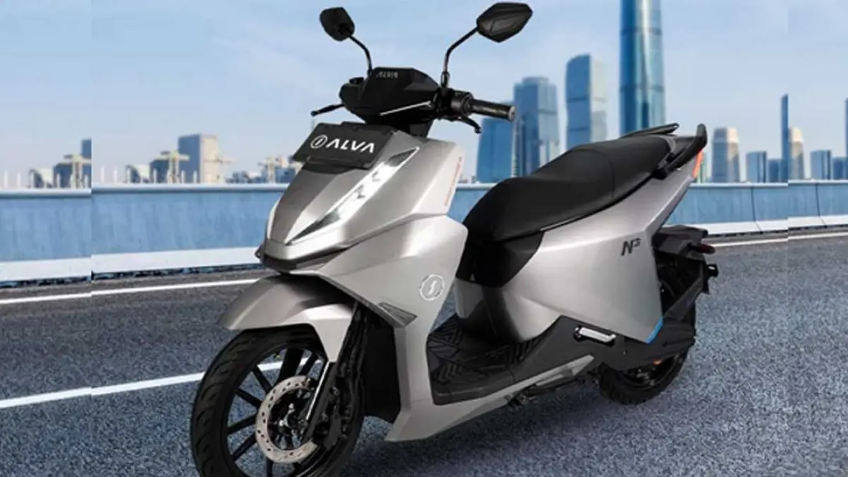 ALVA N3 Next Gen menawarkan baterai berlangganan mulai Rp125 ribu, biaya sesuai jarak tempuh, serta pengisian 50 persen sekitar 20 menit. (foto: alvaauto.com)