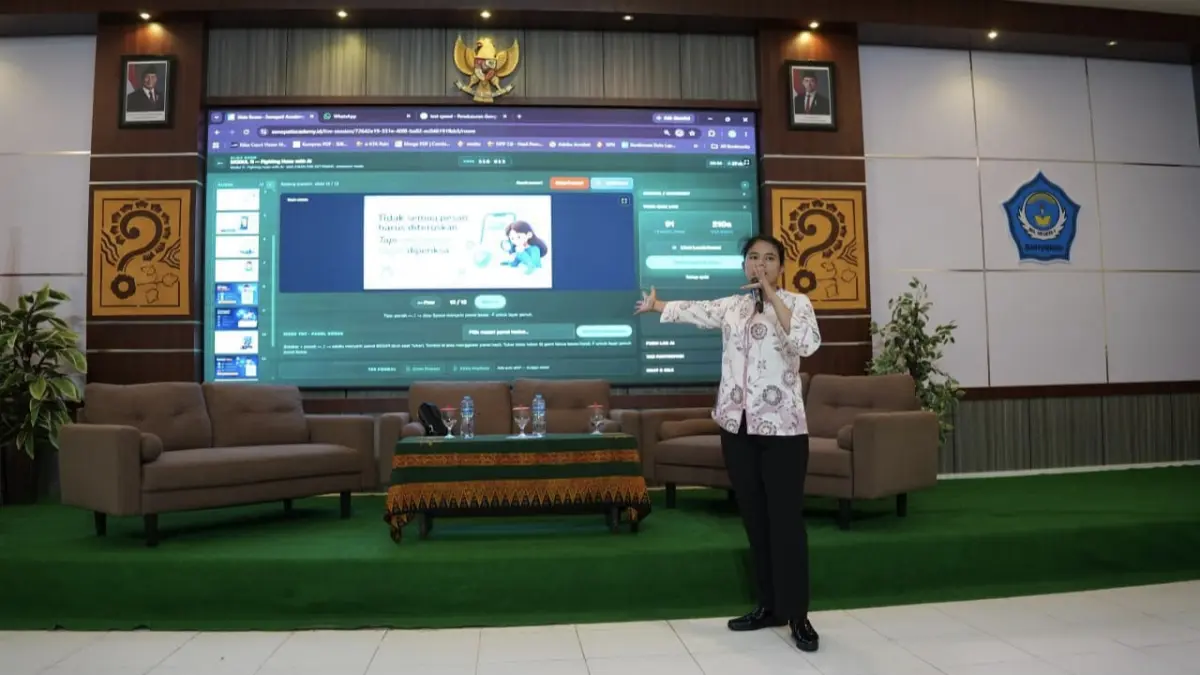 Program Paham AI menekankan pentingnya etika, keamanan, kemampuan menyusun prompt, dan ketelitian dalam menggunakan teknologi kecerdasan buatan. (Istimewa)