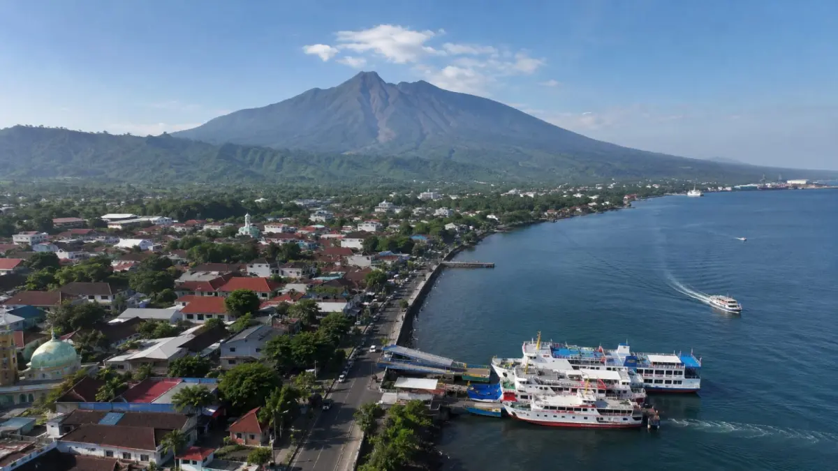 BMKG memprakirakan cuaca Banyuwangi didominasi cerah berawan, dengan kondisi lebih sejuk di kawasan dataran tinggi. (ChatGPT)