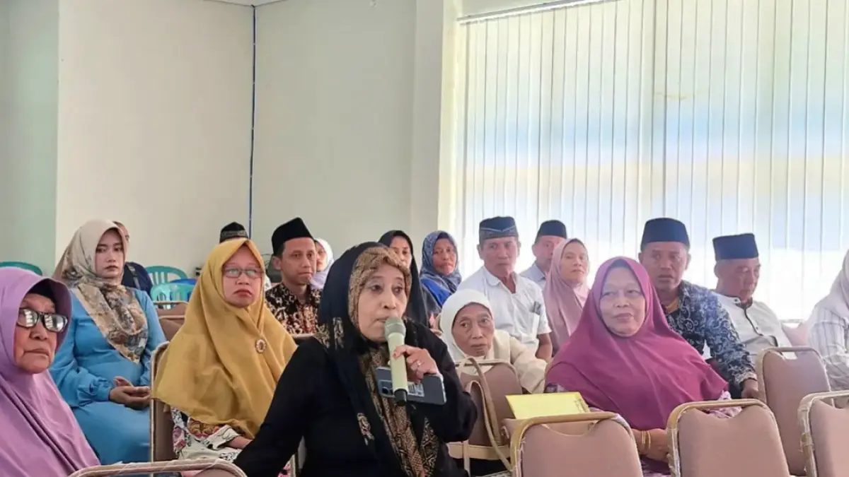 Calon jemaah haji yang masuk porsi pemberangkatan tahun 2027 diundang ke kantor Kemenhaj untuk verifikasi data haji minggu lalu. (Kemenhaj untuk Radar Banyuwangi)