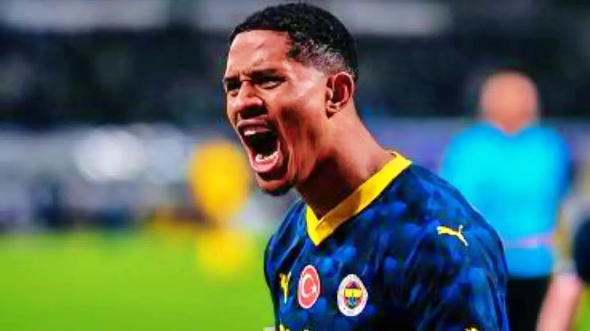 Jayden Oosterwolde saat membela Fenerbahce. (Instagram @Jayden Oosterwolde)