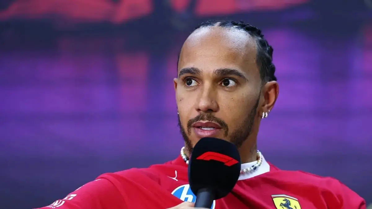 Lewis Hamilton memilih mengevaluasi diri setelah melewati akhir pekan penuh tekanan bersama Ferrari di GP Belanda. (F1)