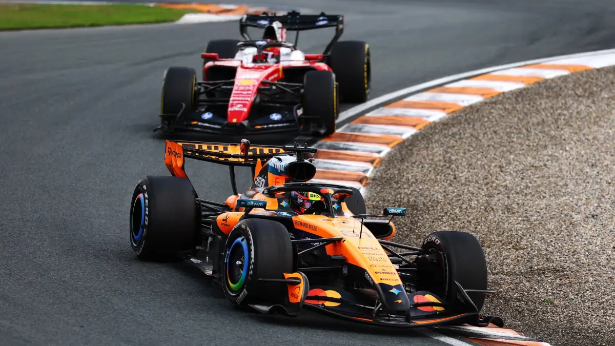 Oscar Piastri saat menjalani Grand Prix Belanda di Sirkuit Zandvoort. Ia finis keenam setelah sempat bersaing di posisi tiga besar. (F1)
