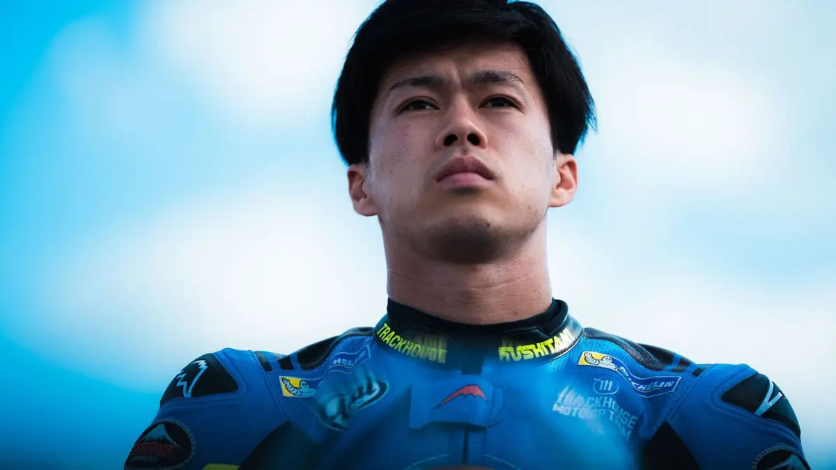 Ai Ogura mengalami cedera tangan kiri sehingga harus absen pada MotoGP Aragon 2026 dan menjalani operasi. (MotoGP)