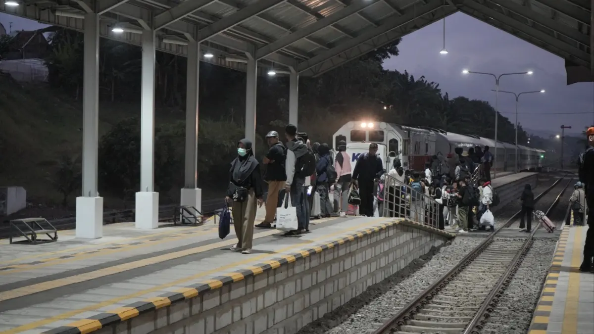 Mobilitas penumpang kereta api meningkat di wilayah Daop 9 Jember selama libur Maulid Nabi Muhammad SAW. Total 110.590 penumpang dilayani pada 21–25 Agustus 2026. (KAI)