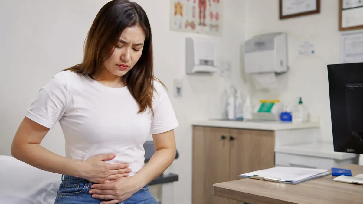 Perut yang terus membesar tanpa sebab yang jelas perlu diperhatikan karena dapat berkaitan dengan berbagai kondisi kesehatan, termasuk kista. (ChatGPT)