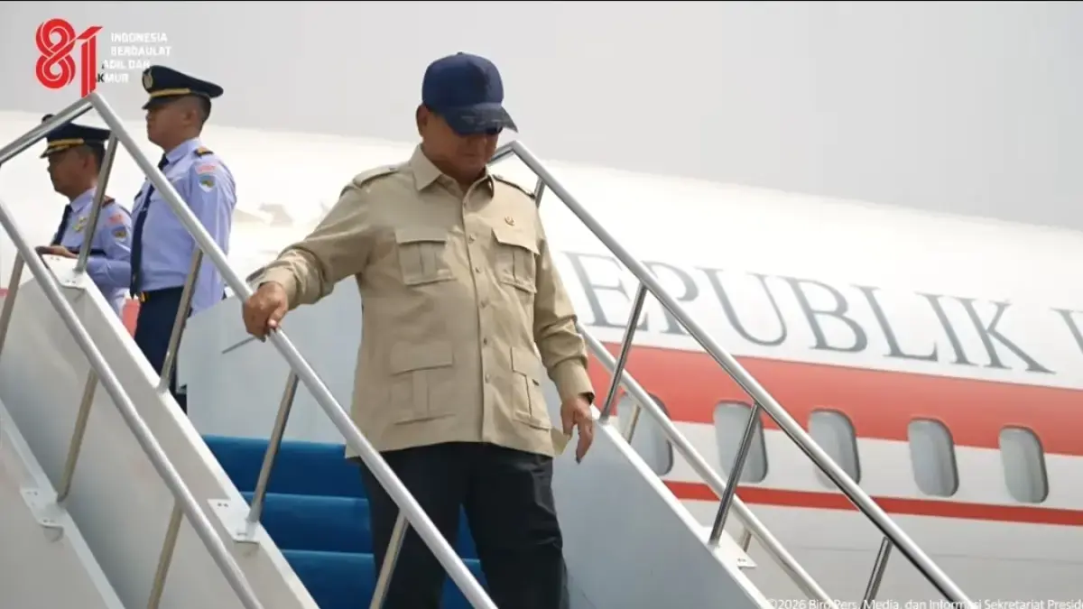Presiden Prabowo Subianto melanjutkan kunjungan kerjanya ke Palembang, Sumatra Selatan, Senin (24/8). (Setpres)