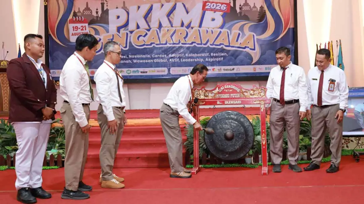 PUKUL GONG: Seremoni PKKMB 2026 Gen Cakrawala. (Foto: Humas Unidsoe)