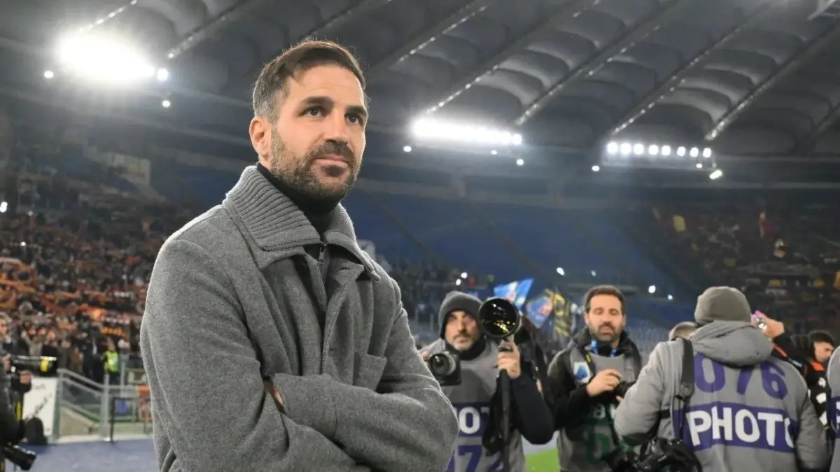 Fabregas hadir saat Indonesia menghadapi Irak pada perebutan tempat ketiga di Qatar. (Radar Sukabumi)