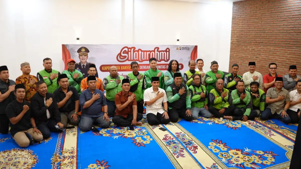 Kapolresta Banyuwangi bertemu komunitas ojol membahas ETLE, lampu lalu lintas Simpang Lima, keselamatan berkendara, hingga sinergi Kamtibmas. (Foto: Humas Polresta Banyuwangi)