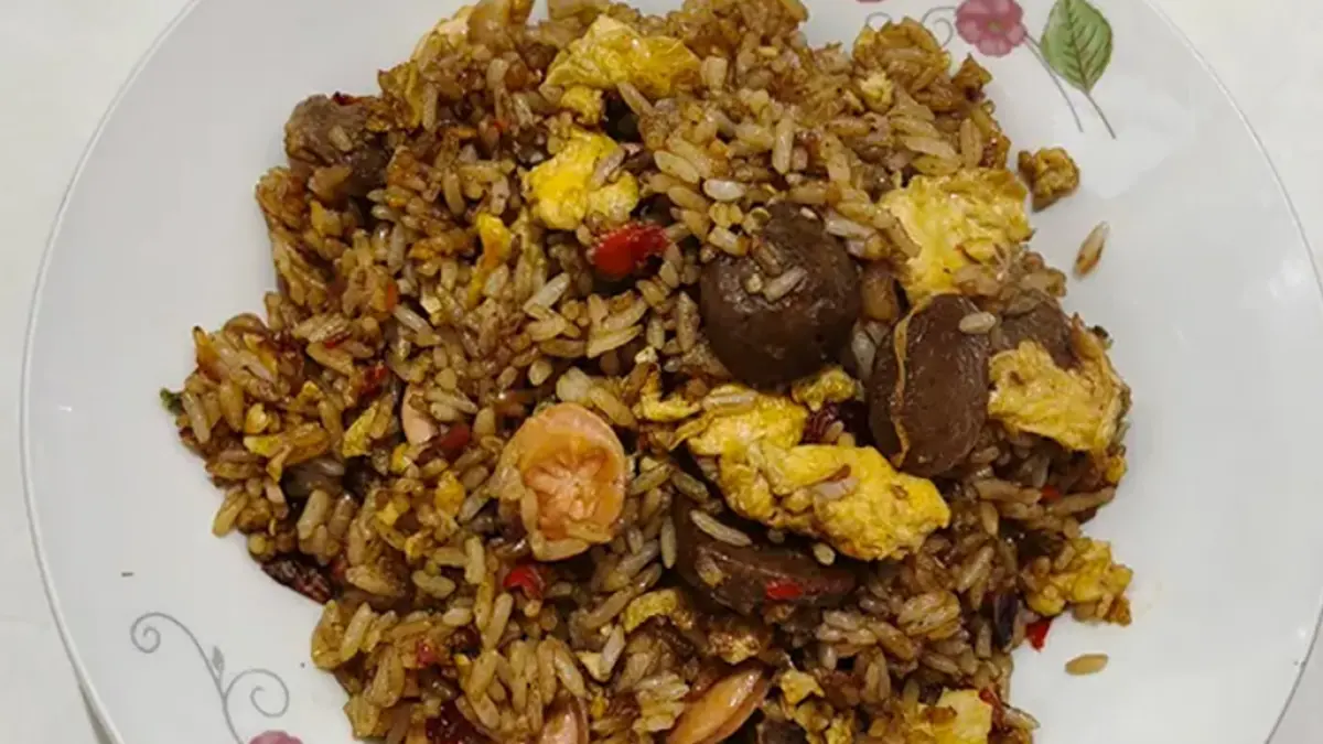 Nasi Goreng Bakso Sosis Pedas Manis. (Dibagikan oleh: @key_oke)