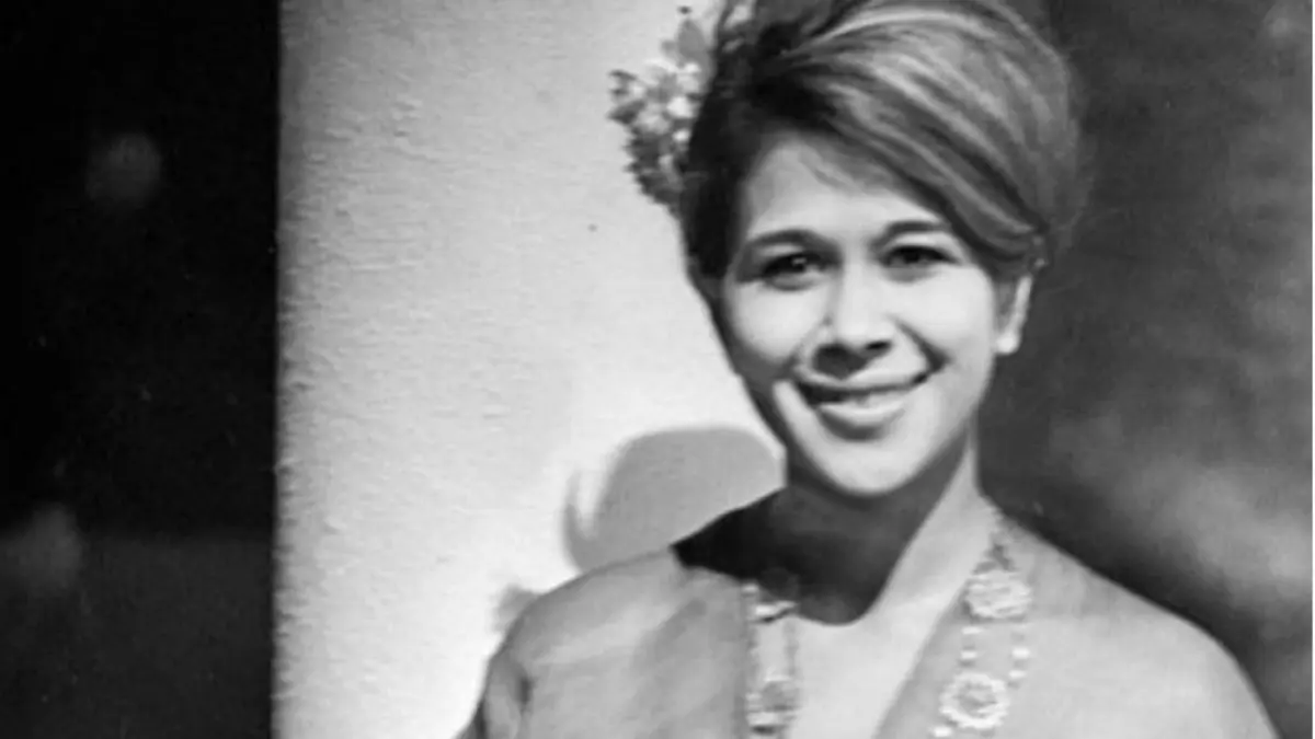 Anneke Grönloh, penyanyi kelahiran Tondano, Sulawesi Utara, yang meniti karier sebagai bintang pop di Belanda dan tetap membawa kenangan tentang Indonesia dalam perjalanan musiknya. (Viva)