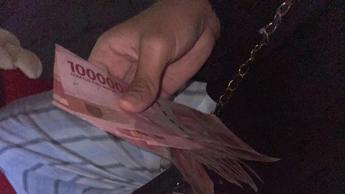 Pelajar dapat belajar mengatur uang saku melalui kebiasaan sederhana, seperti mencatat pengeluaran dan membedakan kebutuhan dengan keinginan. (Desi untuk Radar Banyuwangi)