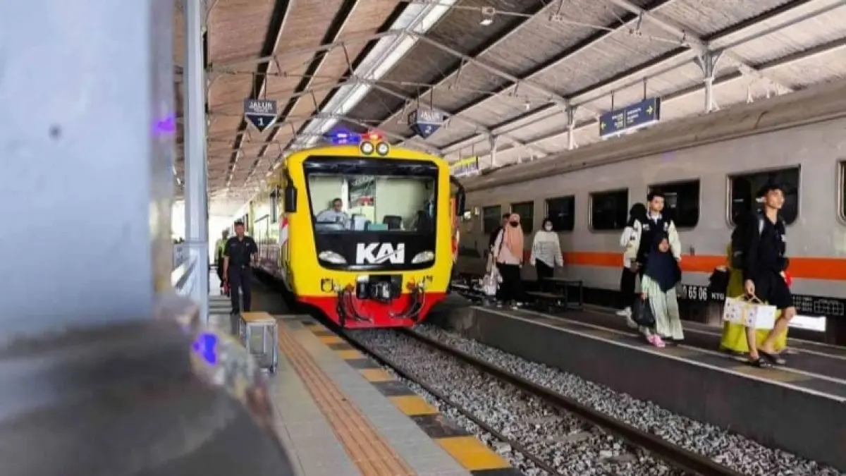 Kereta penolong milik KAI Daop 8 Surabaya di Stasiun Bangil, Kabupaten Pasuruan, Jawa Timur. (Lugas Rumpakaadi/Radar Banyuwangi)