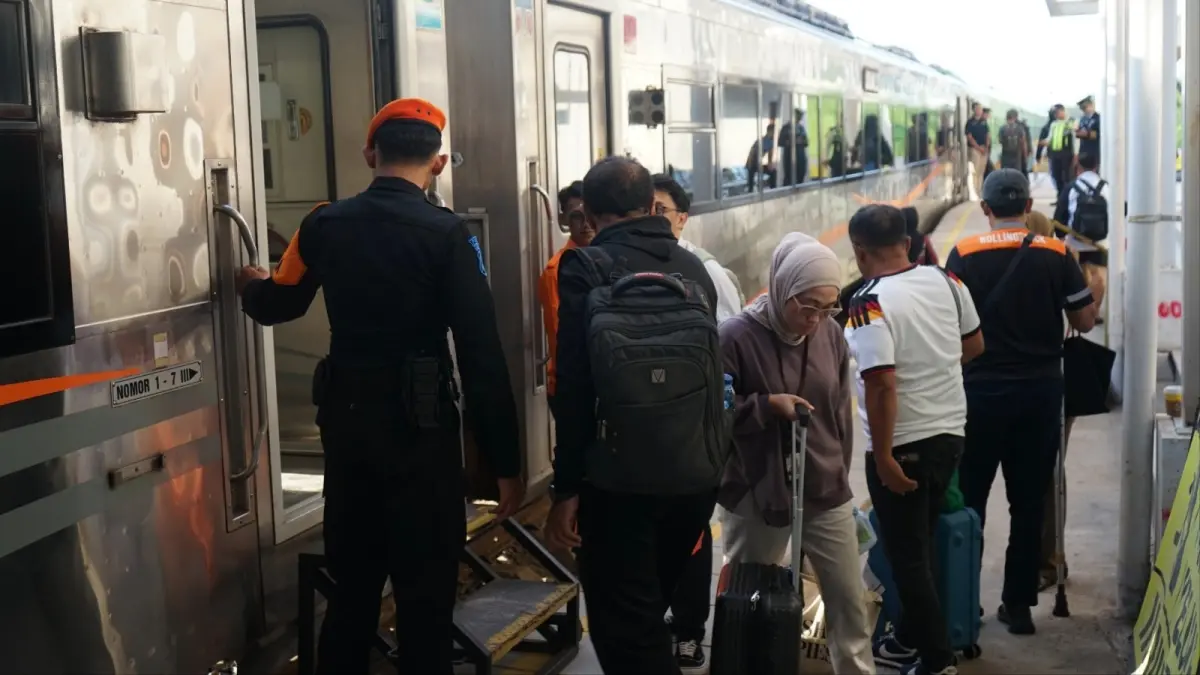 Aktivitas penumpang di stasiun kereta api di Banyuwangi. Secara nasional, KAI Group mencatat 351,6 juta penumpang sepanjang Januari hingga Agustus 2026, meningkat 7,09 persen dibanding periode yang sama tahun sebelumnya. (KAI)