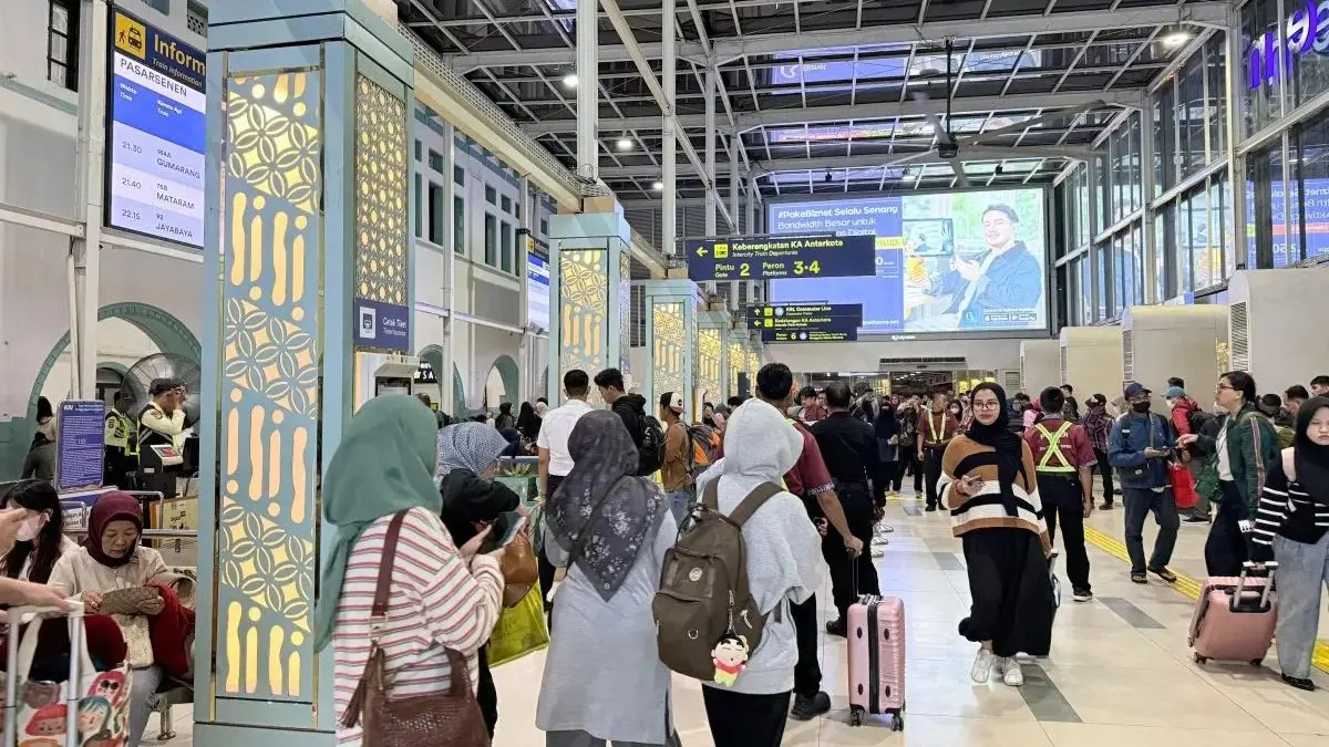 Kereta api menjadi salah satu moda transportasi yang menopang mobilitas masyarakat. Sepanjang Januari-Agustus 2026, layanan KAI Group mencatat 351,6 juta pelanggan, meningkat 7,09 persen dibandingkan periode yang sama tahun sebelumnya. (Antara)