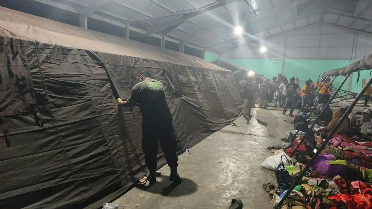 Sebanyak 405 jiwa masih berada di Posko Pengungsian Jambur Arih Ersada, Desa Sukatepu, Kecamatan Naman Teran, Kabupaten Karo, Sumatera Utara, pada Jumat (5/9). (BPBD Kabupaten Karo)