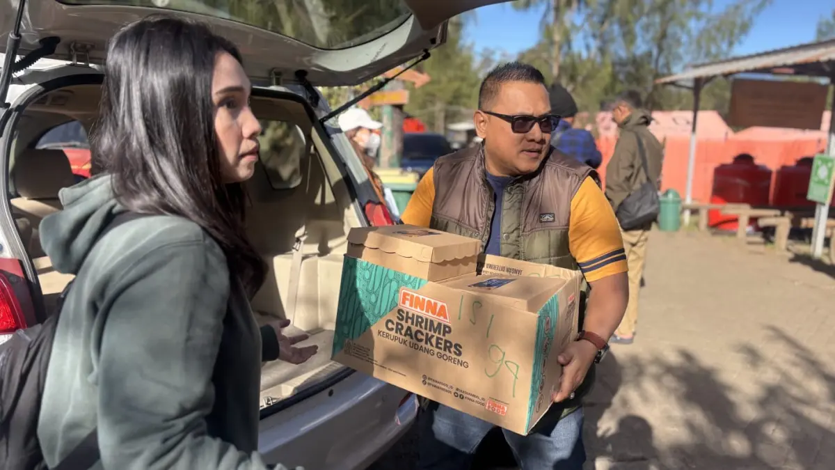 Sekitar 100 box bantuan logistik disiapkan ASTON Banyuwangi sebagai bentuk dukungan bagi para relawan yang terlibat dalam upaya pemadaman kebakaran di kawasan Ijen.
