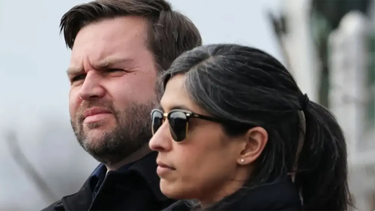 Wakil Presiden AS JD Vance dan Ibu Negara Usha Vance. (Rebecca Droke/Pool via Reuters)