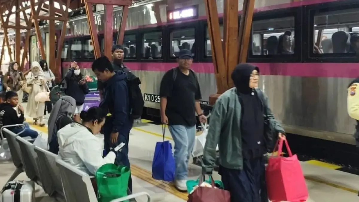 KA Gajayana Tambahan relasi Malang–Gambir menjadi layanan tambahan KAI yang melintas di wilayah Daop 7 Madiun, termasuk Blitar, Kediri, dan Madiun. (Antara)
