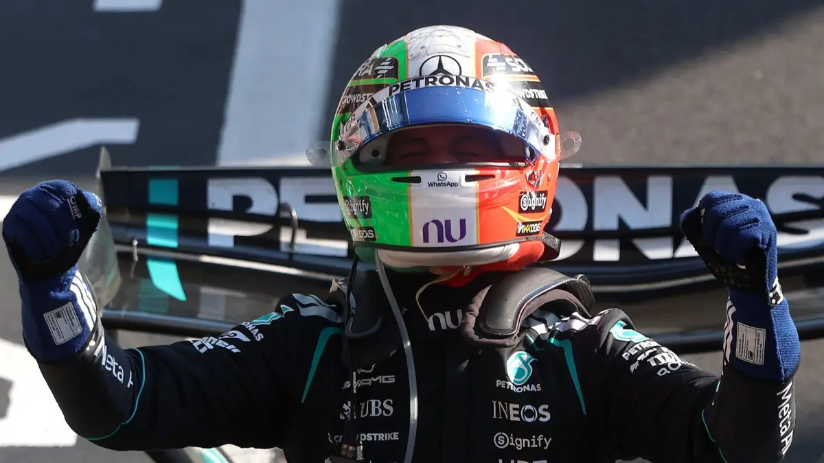 Kimi Antonelli merayakan kemenangan F1 GP Italia 2026 di Monza setelah bangkit dari posisi ke-19. (F1)