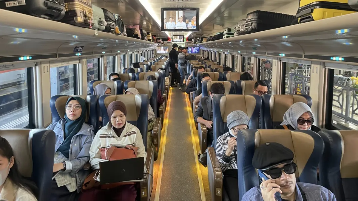 KA Tambahan SBI–GMR relasi Surabaya Pasarturi–Gambir menjadi salah satu layanan tambahan KAI Daop 8 Surabaya pada Selasa (8/9) untuk meningkatkan kapasitas perjalanan menuju Jakarta. (KAI)