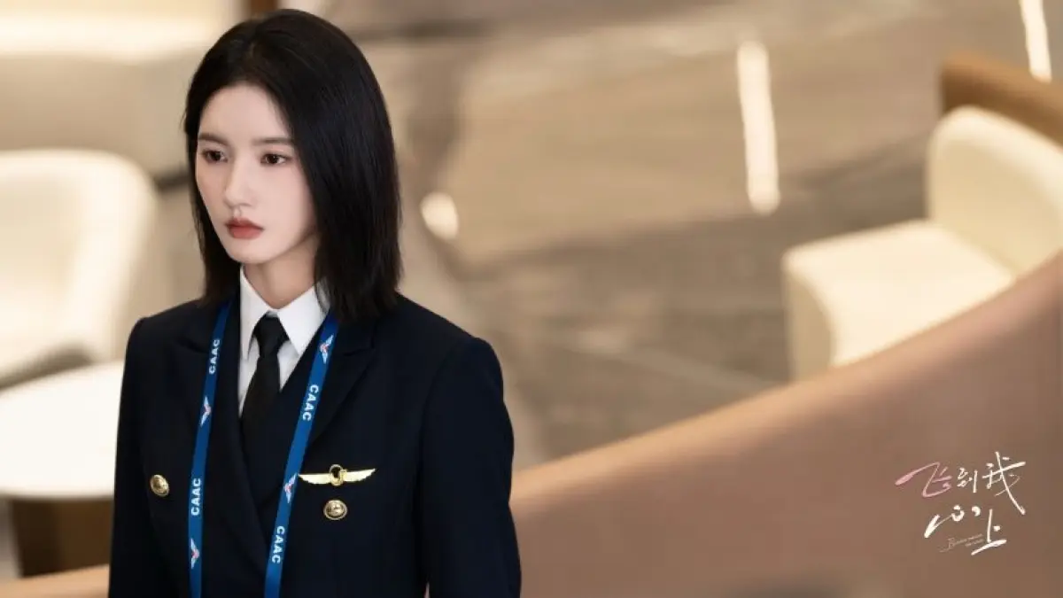 Adegan rapat Hengshi Airlines dalam Blossom Through the Cloud menjadi sorotan karena menampilkan aktivitas dan pengambilan keputusan seorang eksekutif secara serius. (Viu)