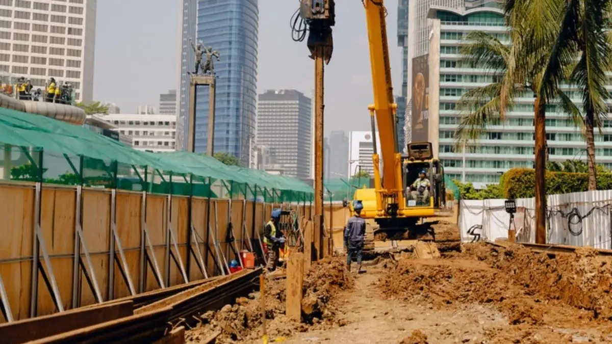 Stasiun Bundaran HI Bank Jakarta di Jakarta. Pengembangan ruang multifungsi dan tiga entre baru mencapai progres 23,52 persen hingga Agustus 2026 sebagai persiapan menghadapi peningkatan pengguna MRT. (Antara)